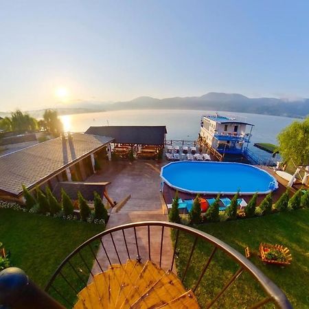 Mustaciosul Dunarii Hotel Ieşelniţa Екстериор снимка