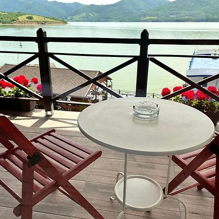 Mustaciosul Dunarii Hotel Ieşelniţa Екстериор снимка