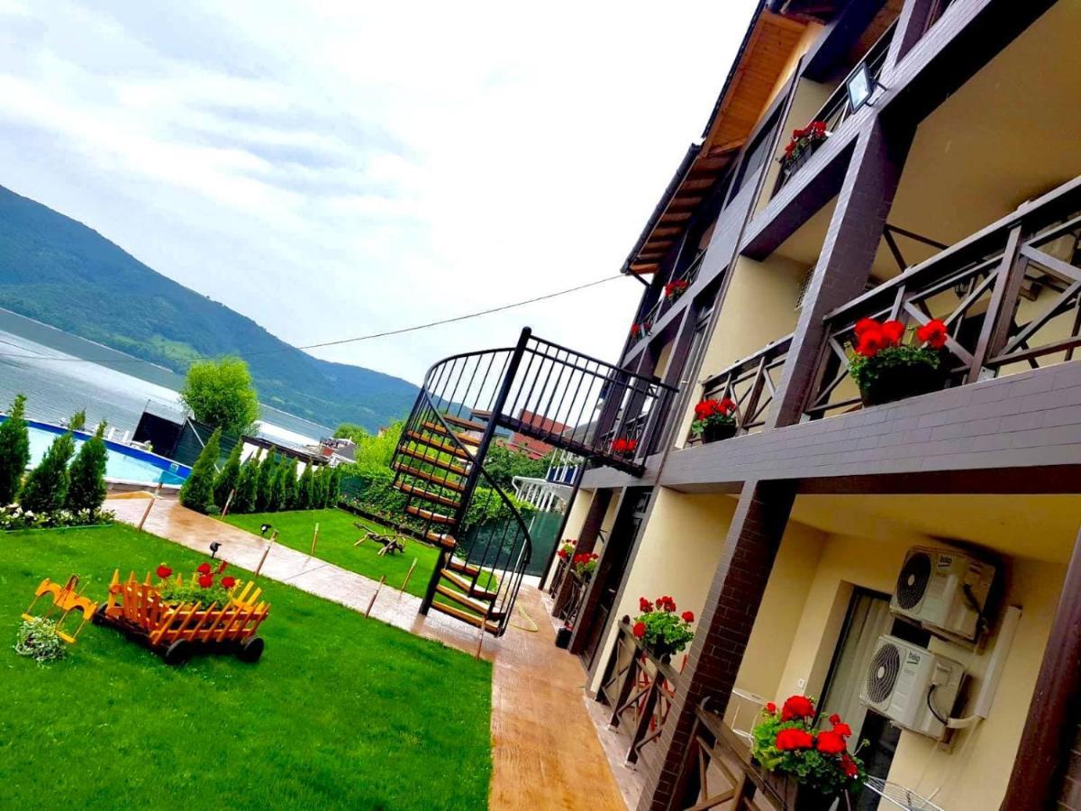 Mustaciosul Dunarii Hotel Ieşelniţa Екстериор снимка