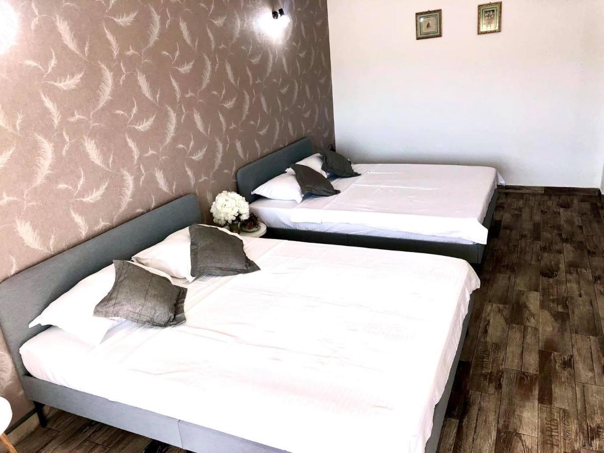 Mustaciosul Dunarii Hotel Ieşelniţa Екстериор снимка