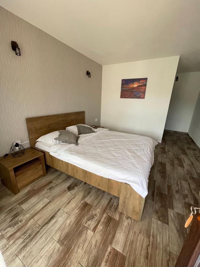 Mustaciosul Dunarii Hotel Ieşelniţa Екстериор снимка