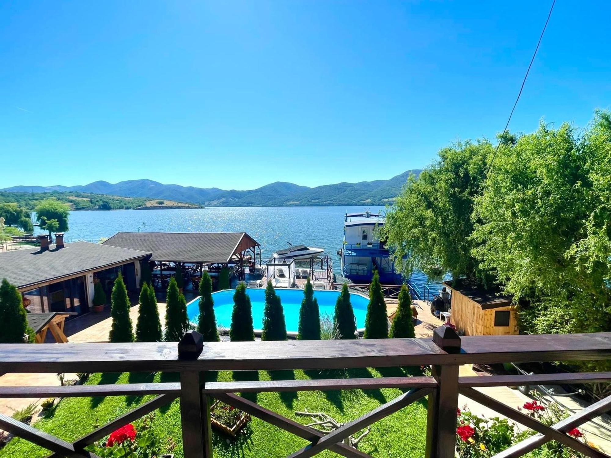 Mustaciosul Dunarii Hotel Ieşelniţa Екстериор снимка