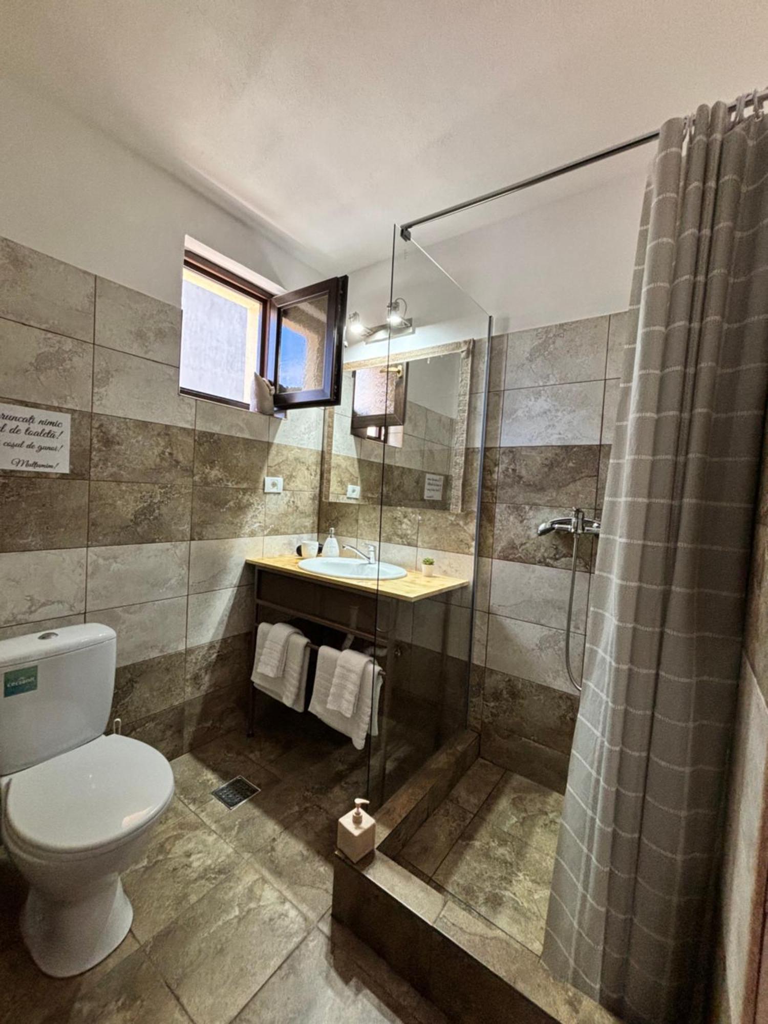 Mustaciosul Dunarii Hotel Ieşelniţa Екстериор снимка