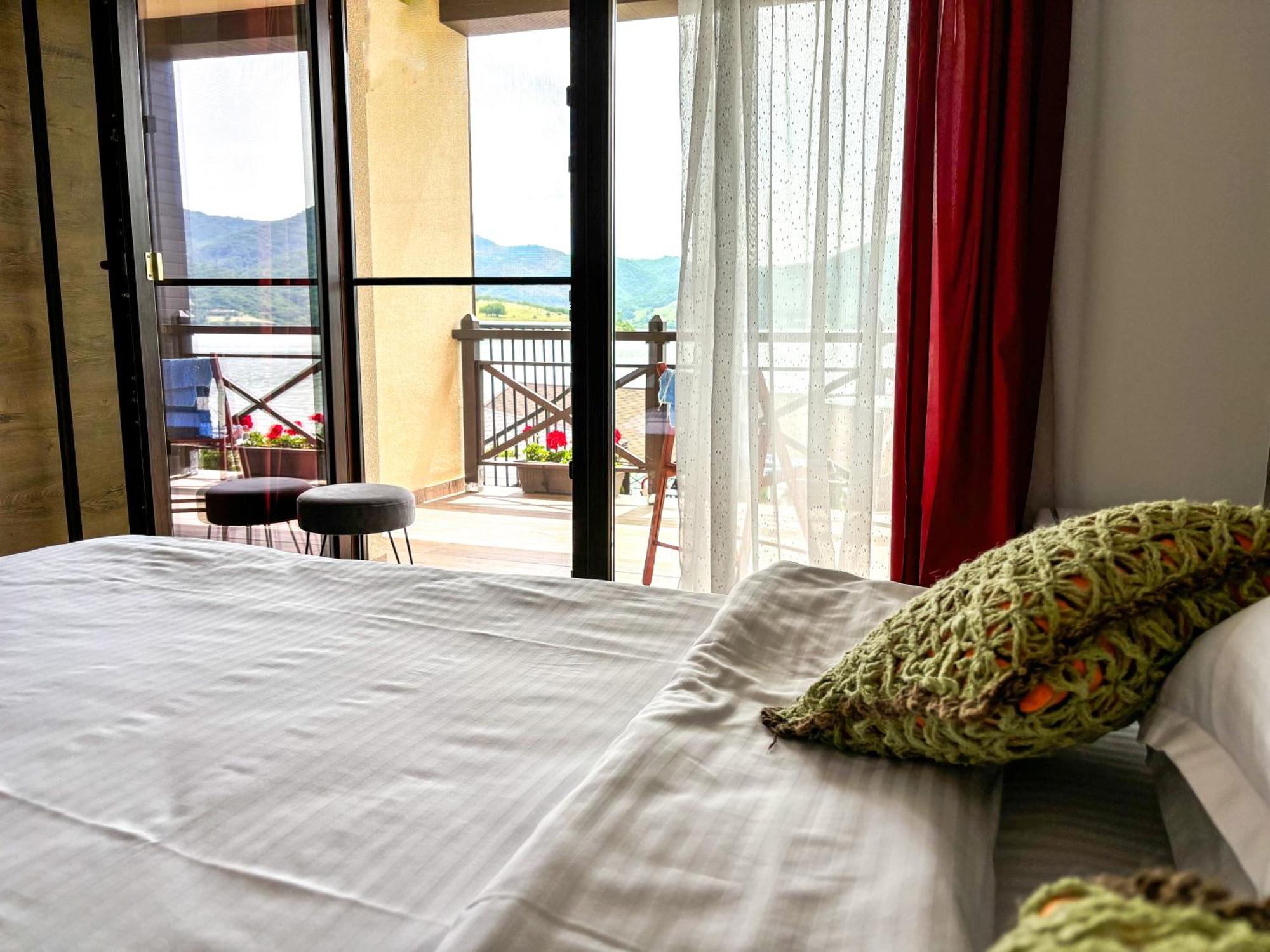 Mustaciosul Dunarii Hotel Ieşelniţa Екстериор снимка