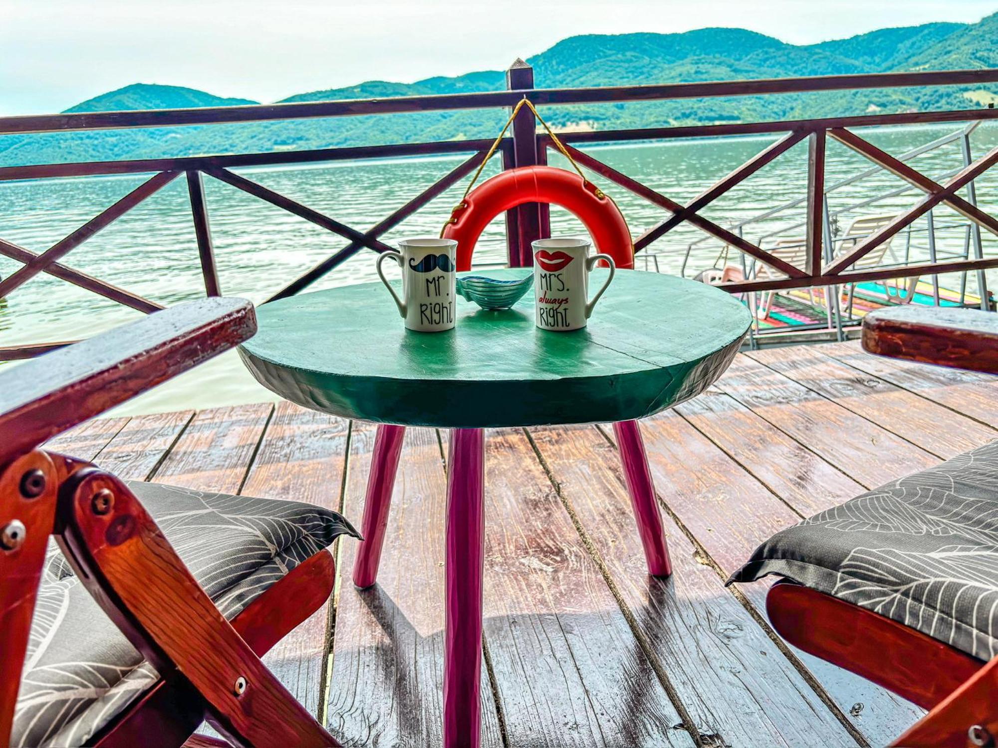 Mustaciosul Dunarii Hotel Ieşelniţa Екстериор снимка