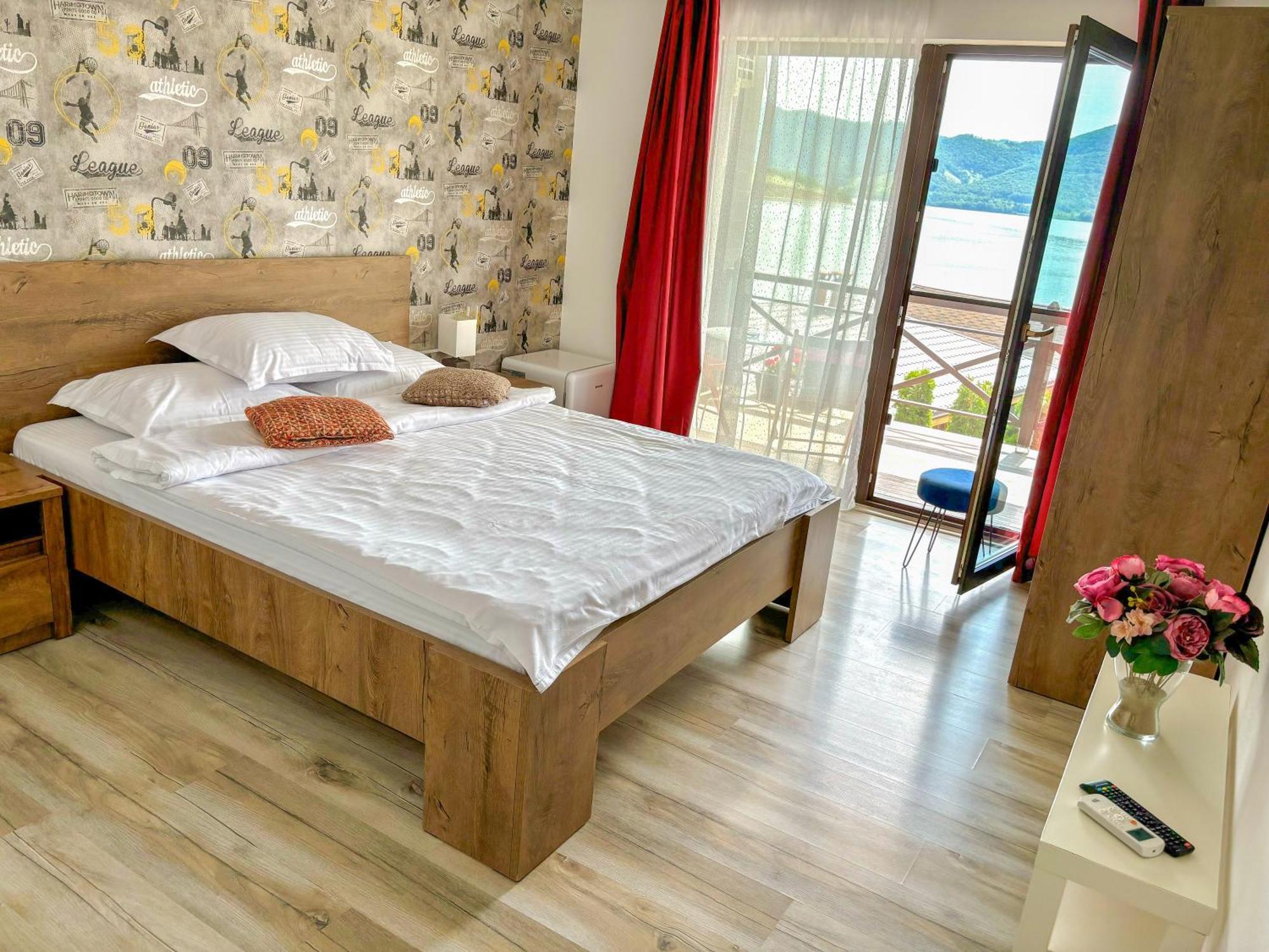 Mustaciosul Dunarii Hotel Ieşelniţa Екстериор снимка