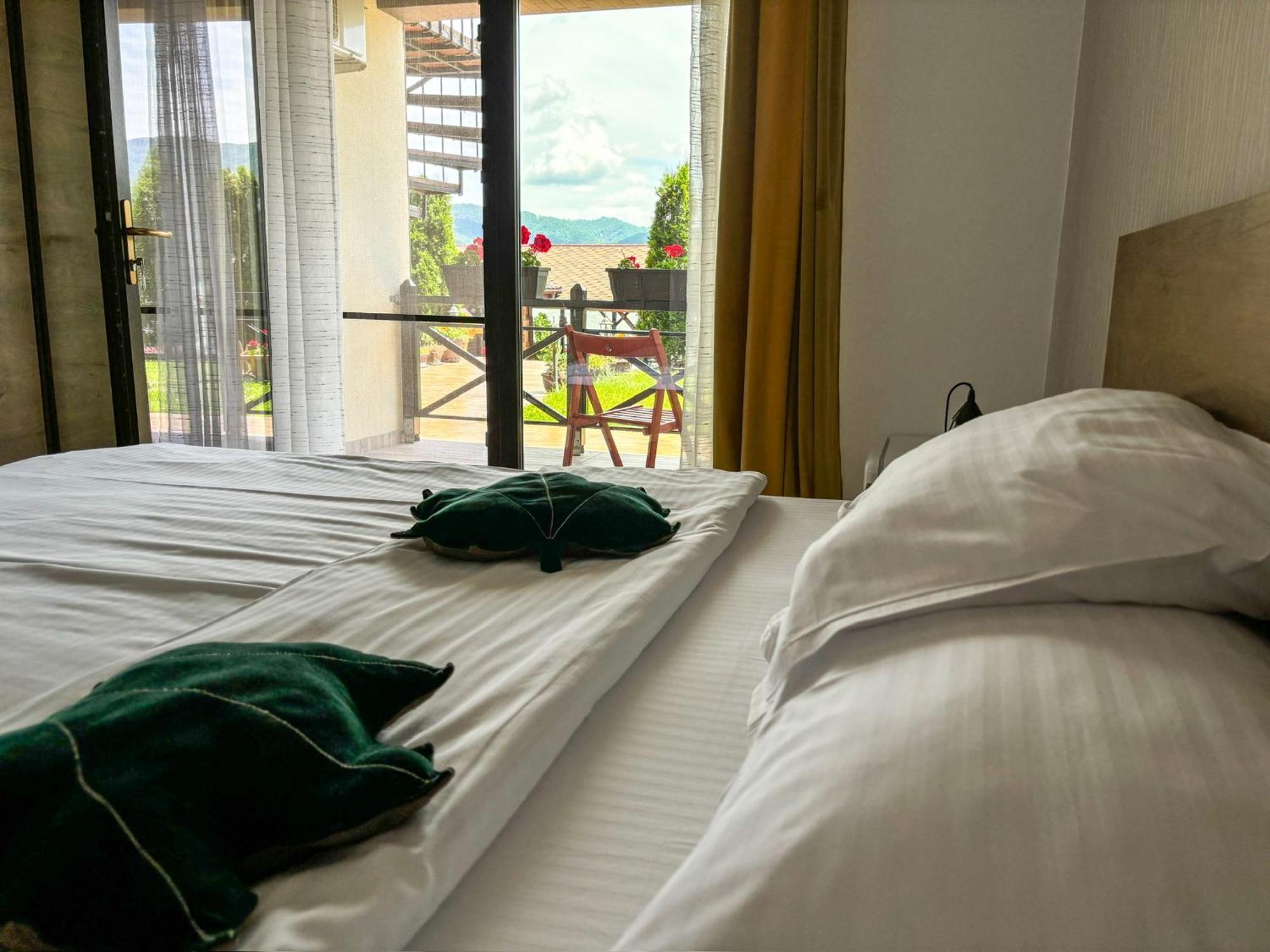 Mustaciosul Dunarii Hotel Ieşelniţa Екстериор снимка
